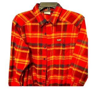 Woman's Columbia medium button down flannel shirt